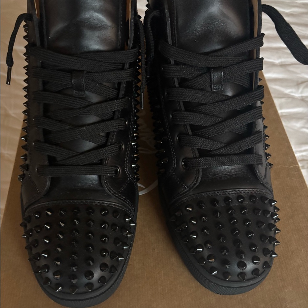 Louis Spikes
Christian Louboutin Men's Calf Leather Louis Spikes Sneakers - Picture 11 of 16